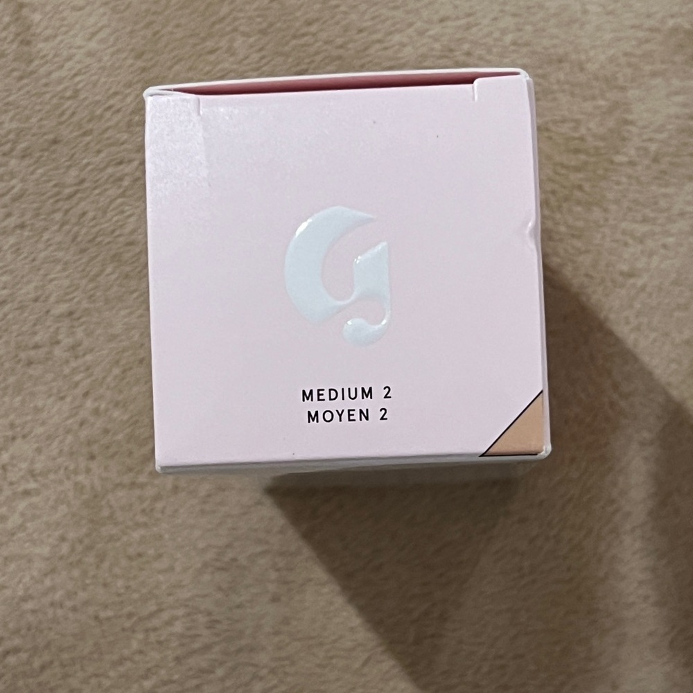Glossier stretch fluid foundation shade Medium 2 light to medium coverage